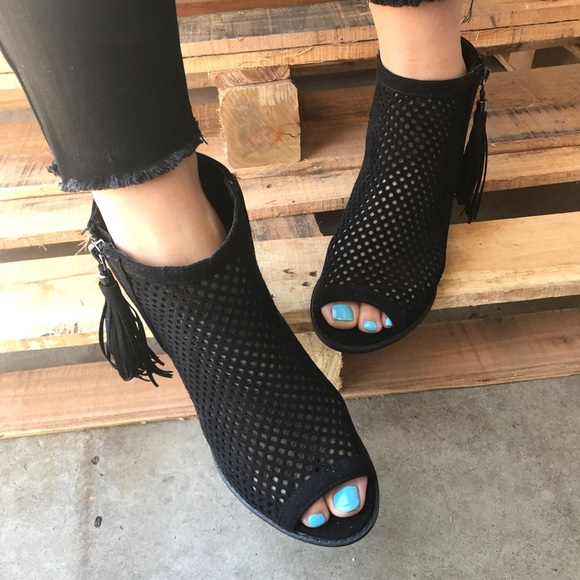 ❗️Restock ❗️Black suede mesh tassell bootie - Picture 2 of 8